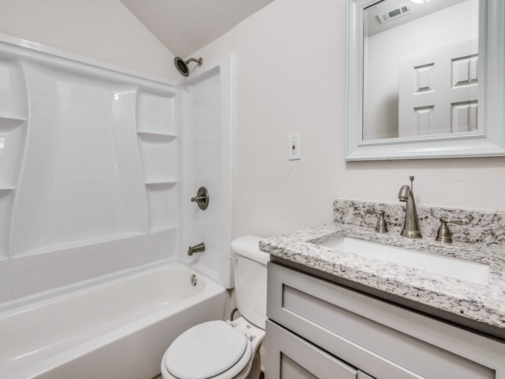 3902 Kenilworth St - Photo 6 of 24