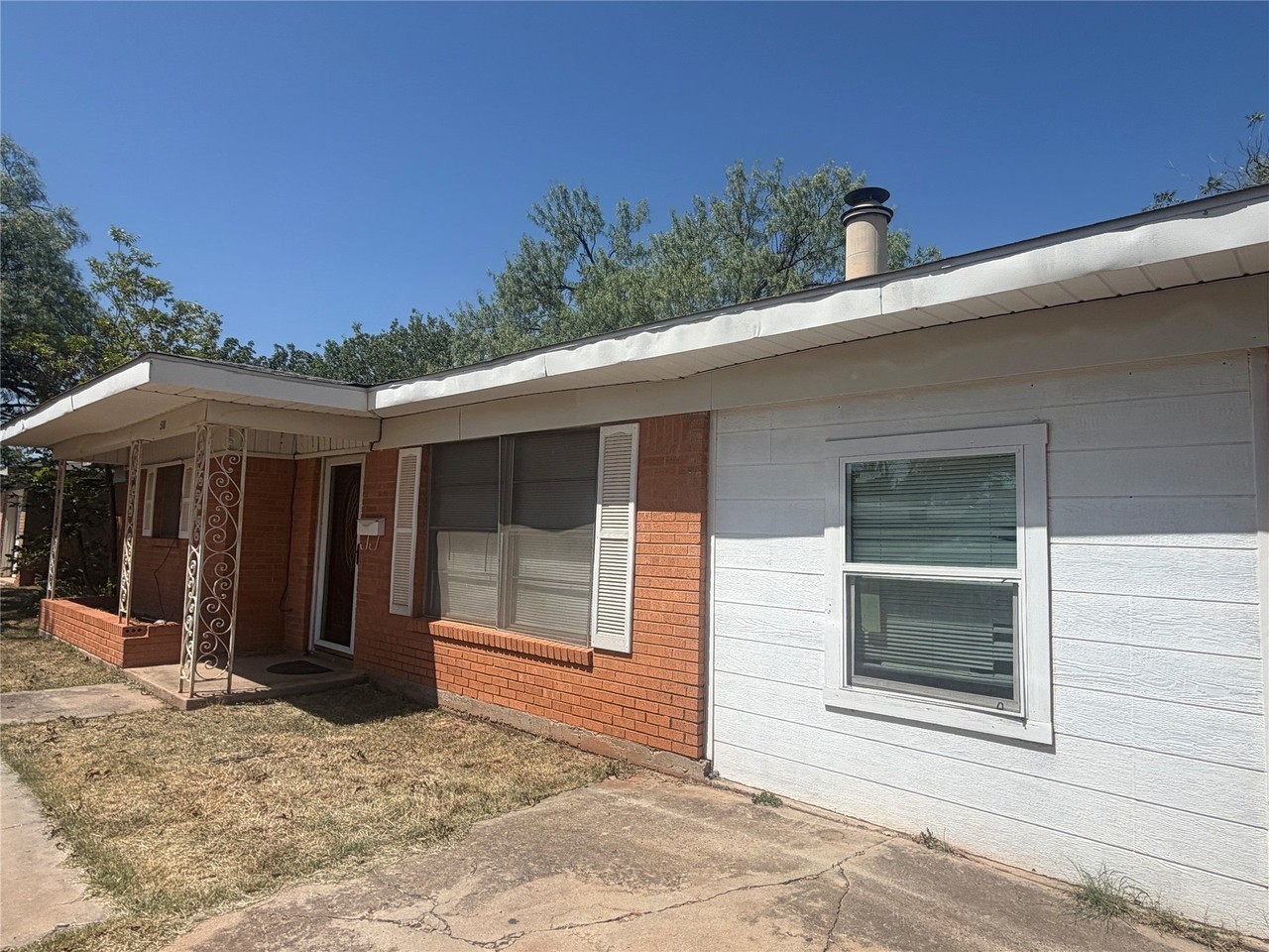 510 S Jefferson Dr - Photo 2 of 11