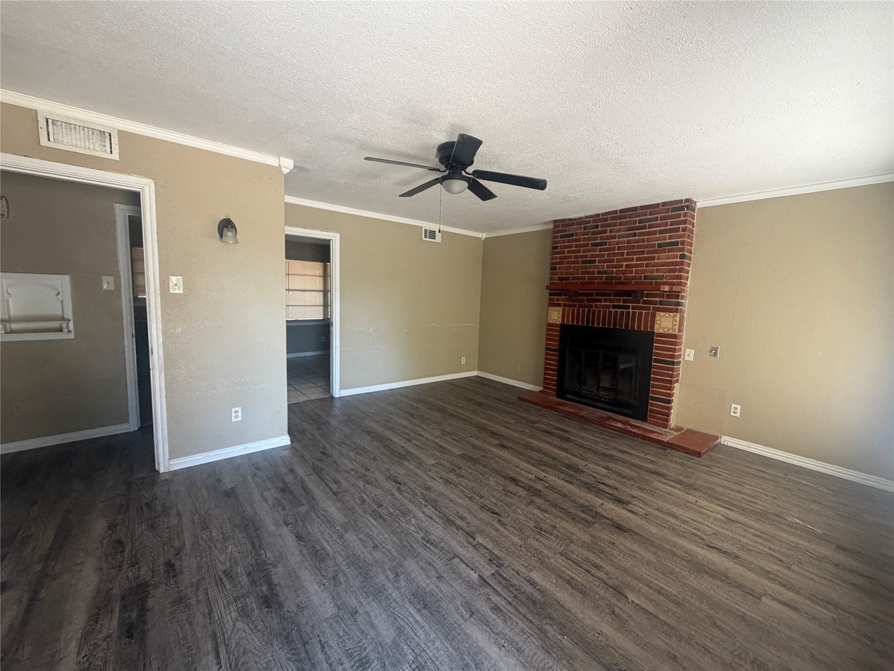 510 S Jefferson Dr - Photo 3 of 11