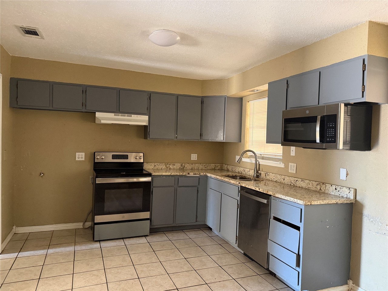 510 S Jefferson Dr - Photo 4 of 11