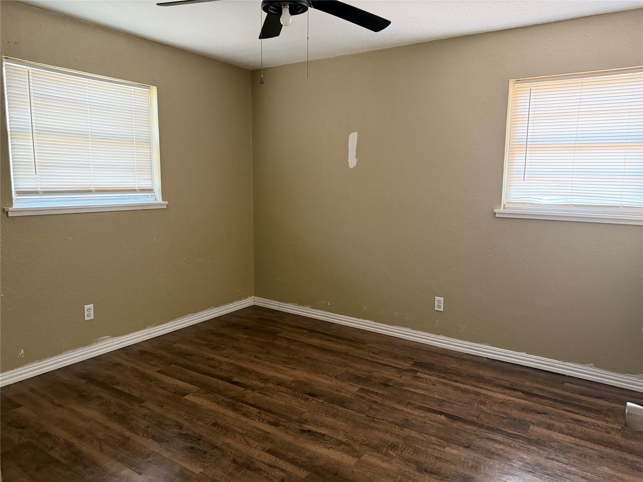 510 S Jefferson Dr - Photo 6 of 11