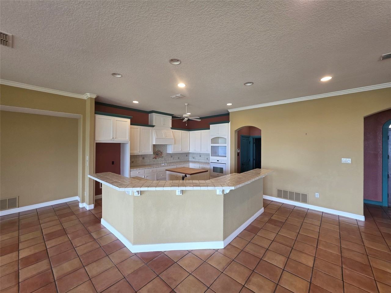 4204 Bluff View Dr - Photo 4 of 27