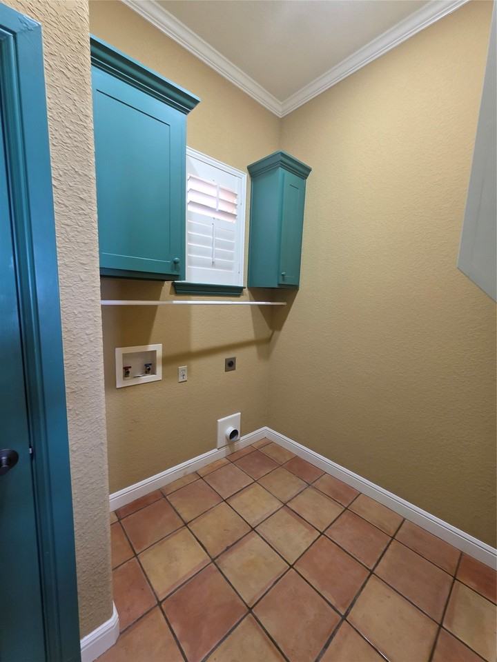 4204 Bluff View Dr - Photo 6 of 27