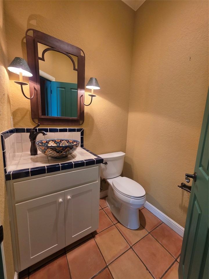 4204 Bluff View Dr - Photo 7 of 27