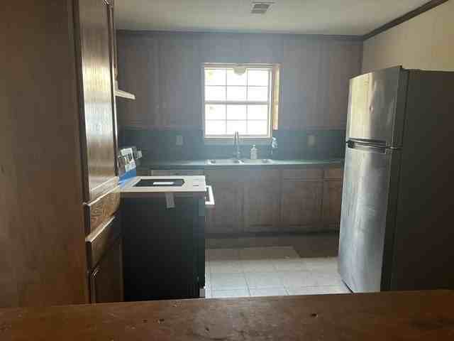 1817 Throckmorton St - Photo 3 of 14