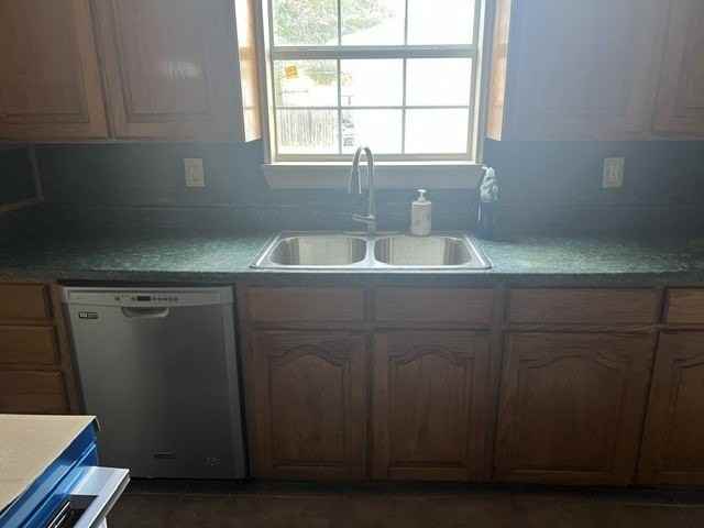 1817 Throckmorton St - Photo 4 of 14