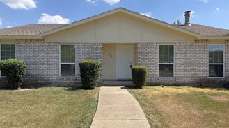 445 Sandy Knoll Dr - Photo 1 of 1
