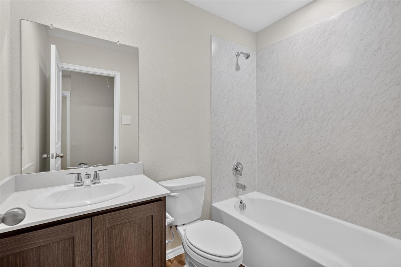 1817 Teton River Dr - Photo 5 of 31