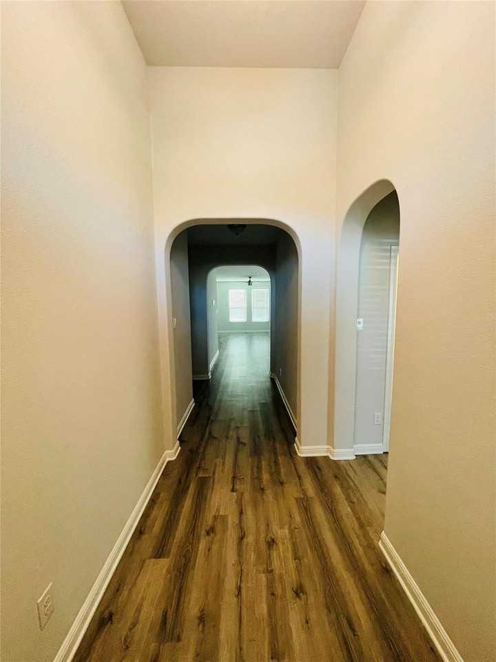 9109 Stormcrow Dr - Photo 6 of 17