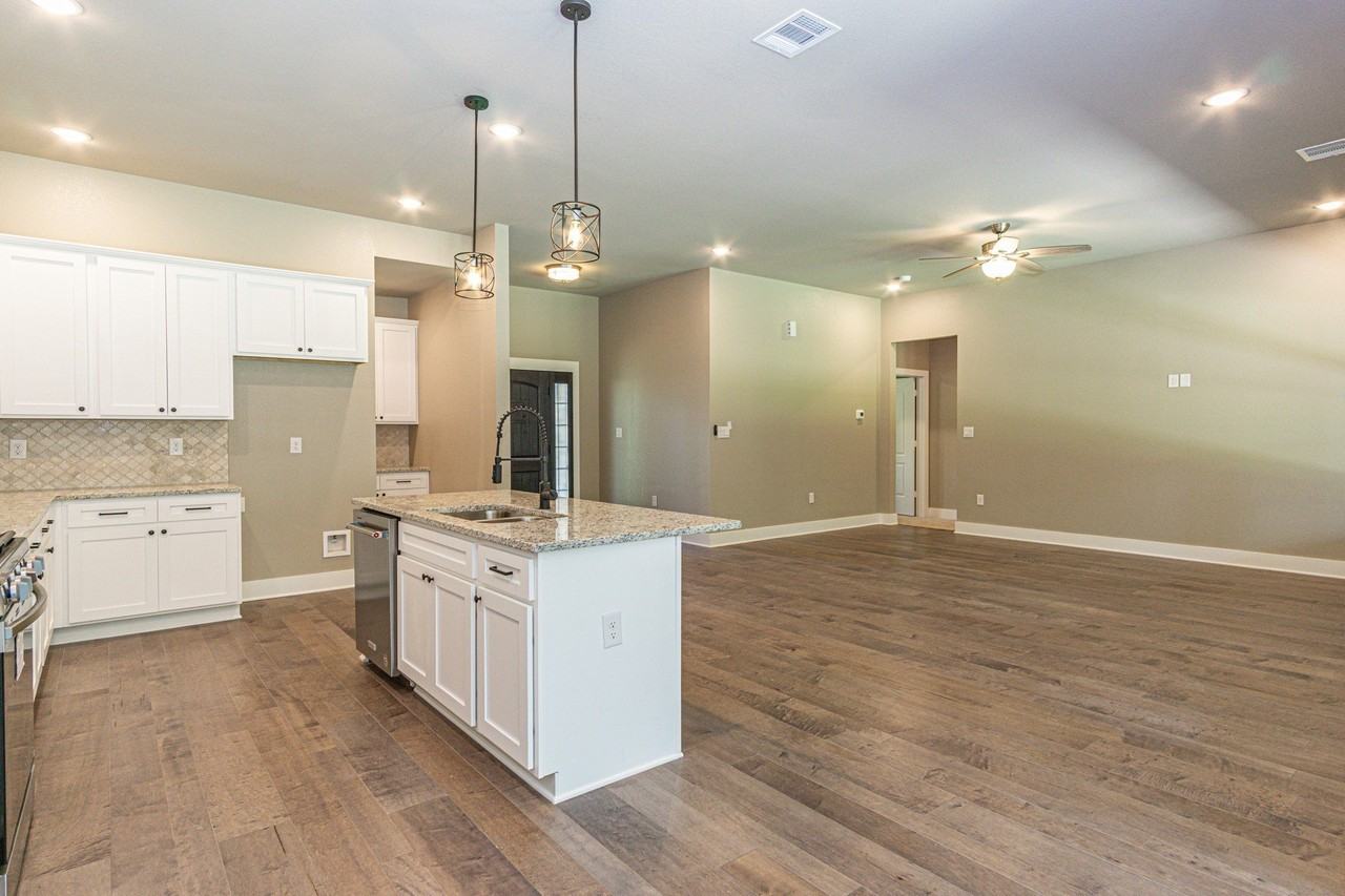 122 Private Road 6305 - Photo 4 of 28