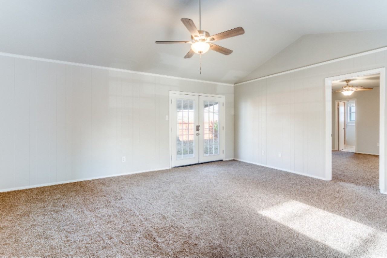 900 Skelly St - Photo 2 of 12