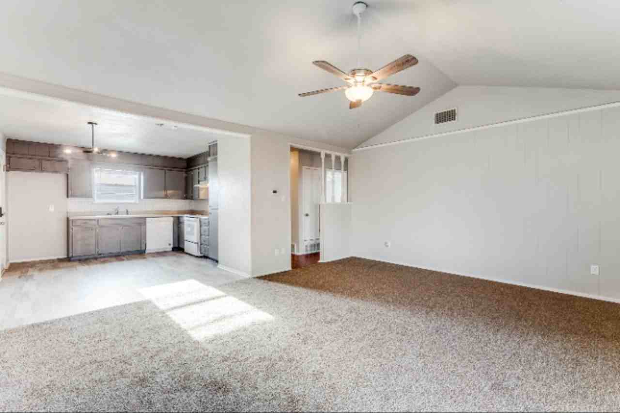 900 Skelly St - Photo 5 of 12