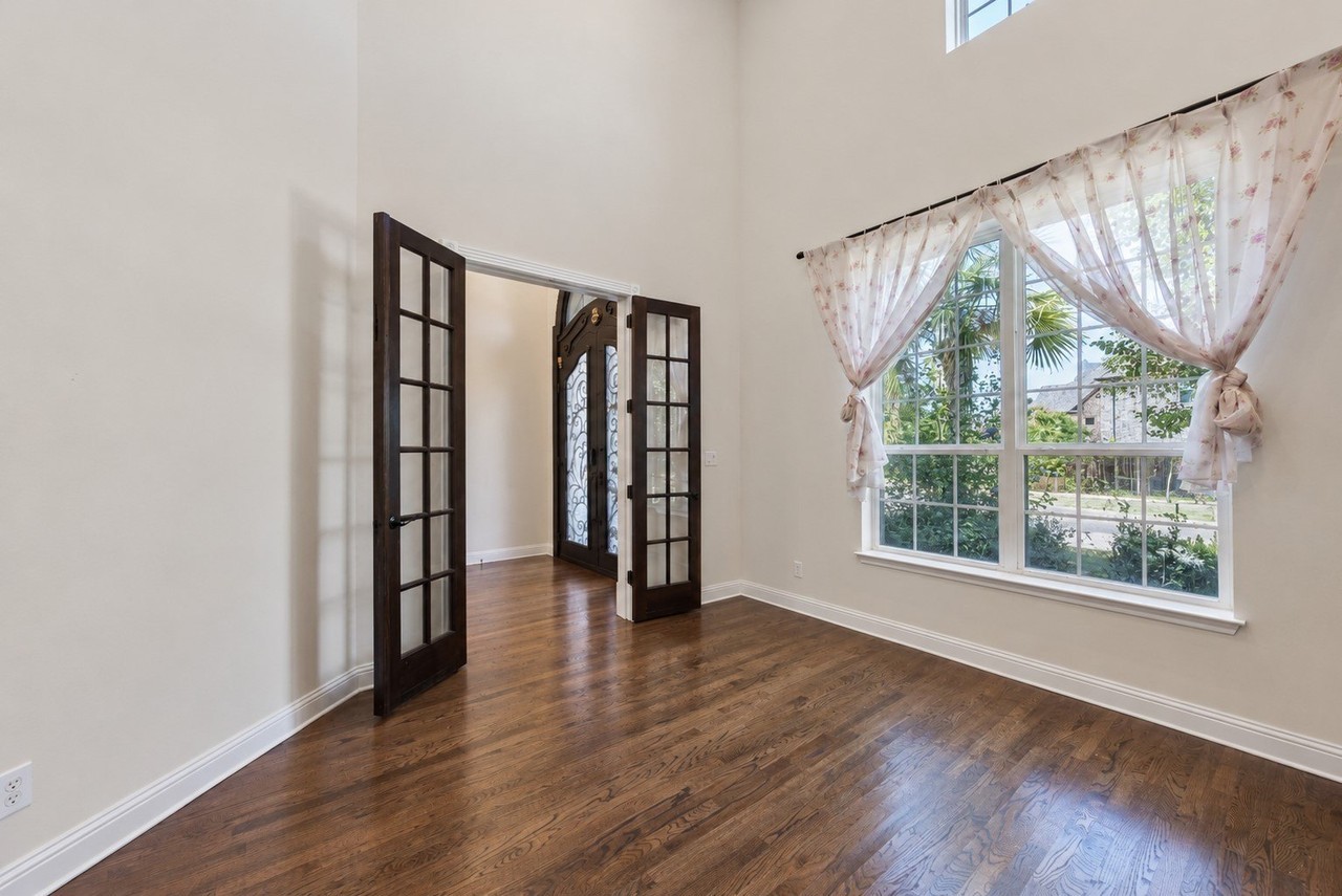 13930 Willow Bend Dr - Photo 3 of 40