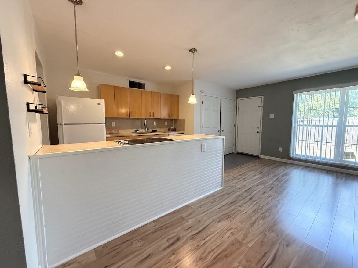 1008 S Jupiter Rd - Photo 5 of 15