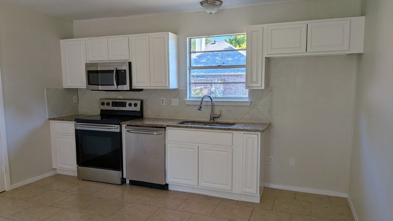 101 Pecan St - Photo 5 of 16