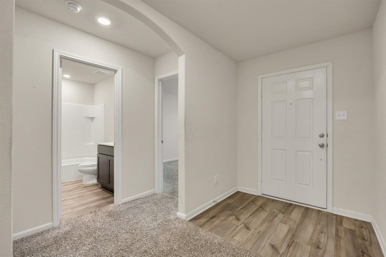 740 Saratoga Ln - Photo 2 of 17
