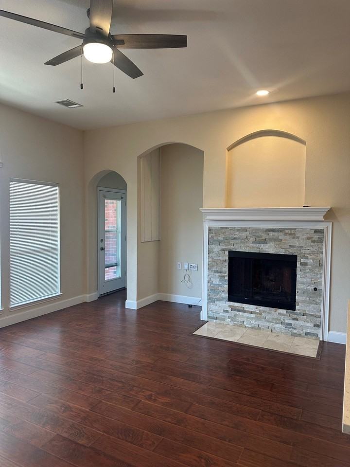 7901 Glenoaks Dr - Photo 4 of 19