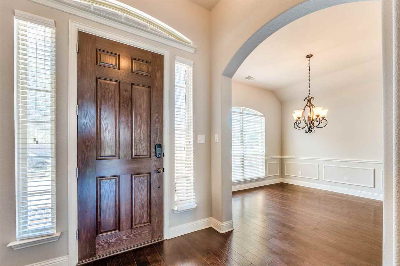 2812 Pino - Photo 2 of 20