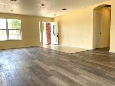 315 Pointer Pl - Photo 2 of 13