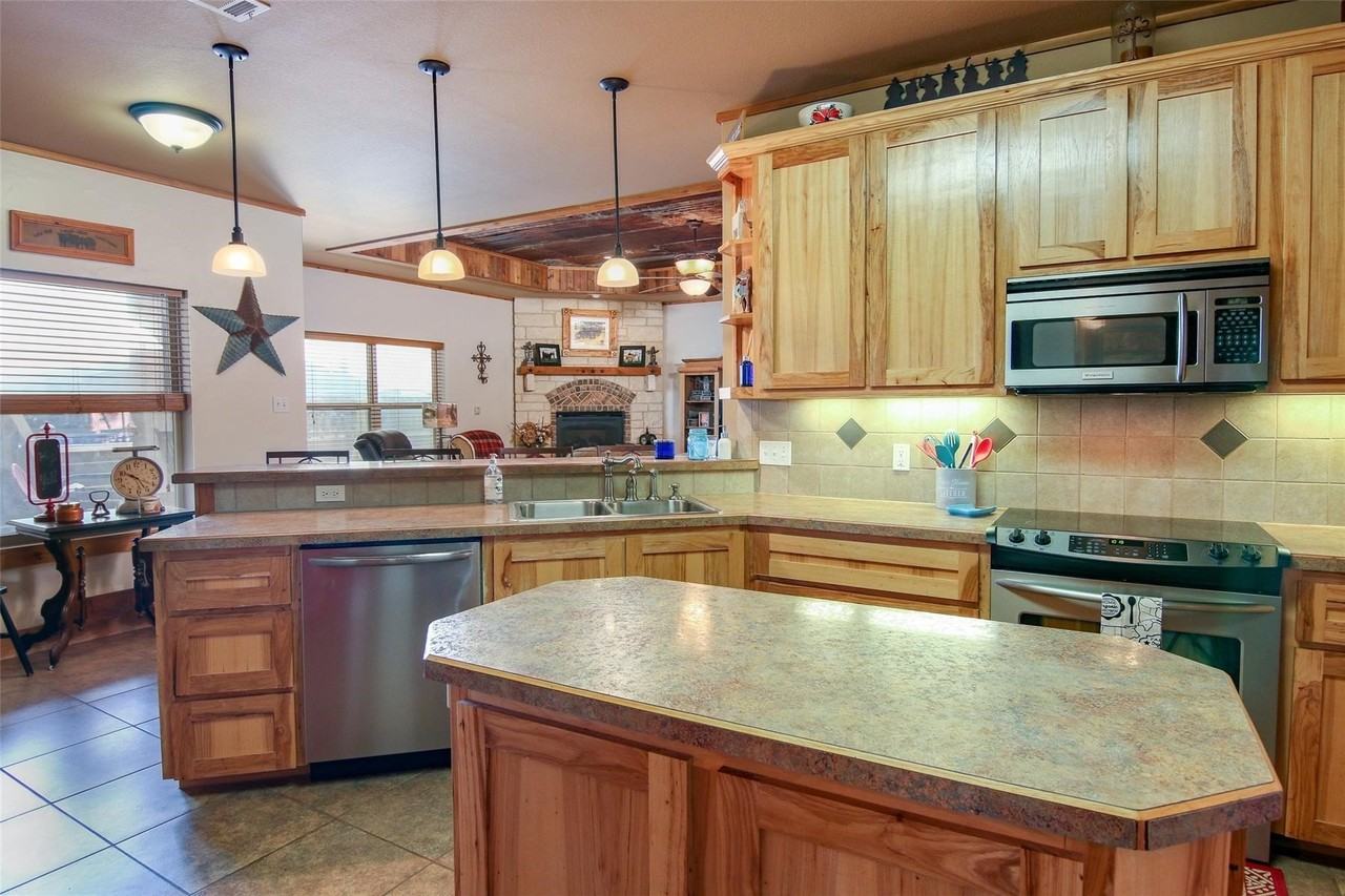 7158 Luella Rd - Photo 6 of 40