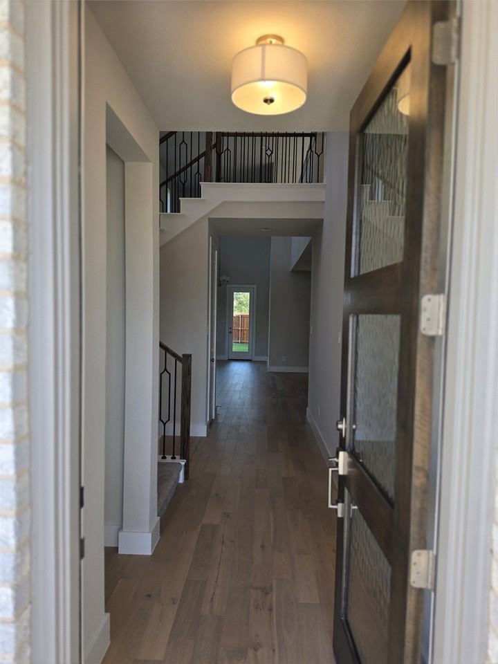 1636 Cornwall Ave - Photo 5 of 11