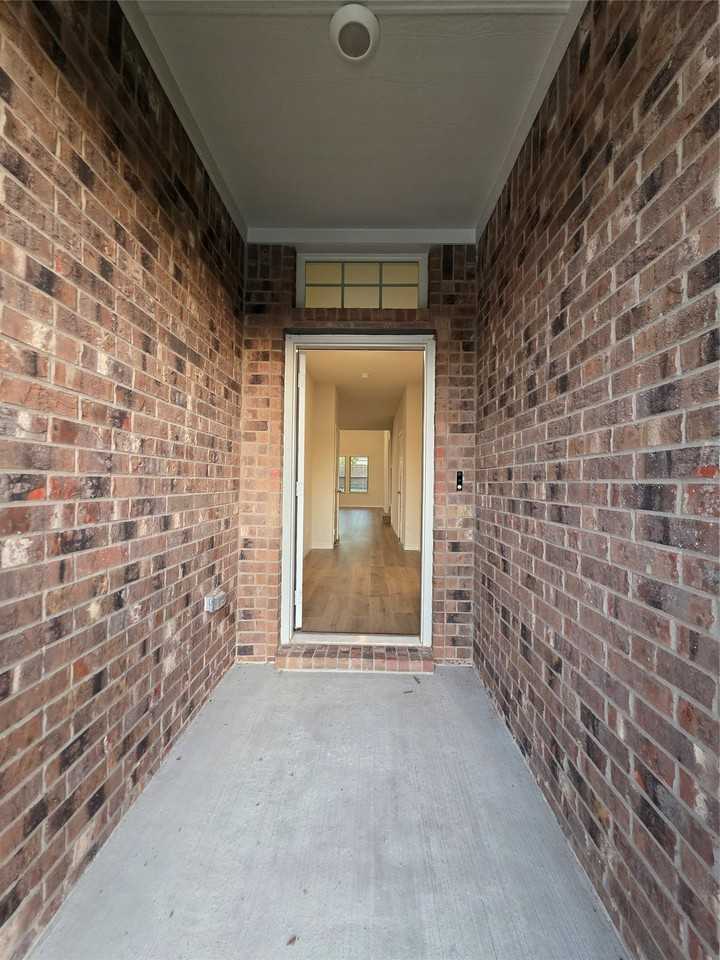 10108 Boxwood Way - Photo 2 of 40