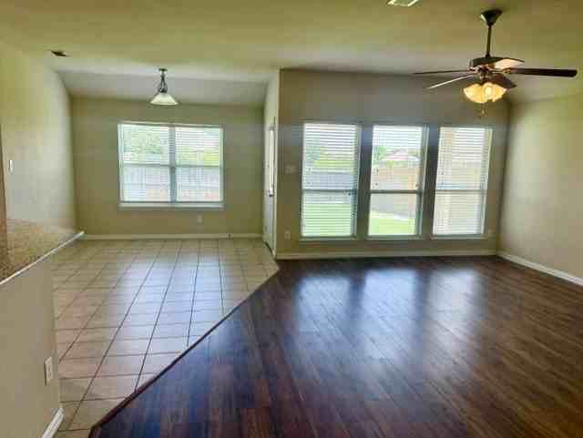 917 Bird Creek Dr - Photo 6 of 27