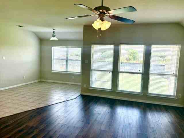 917 Bird Creek Dr - Photo 7 of 27