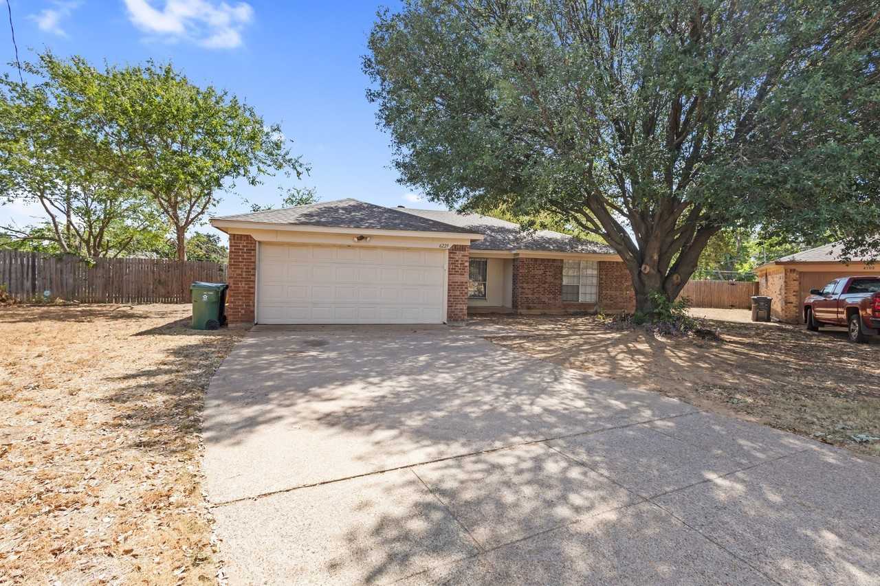 6229 Maple Springs Dr - Photo 3 of 28