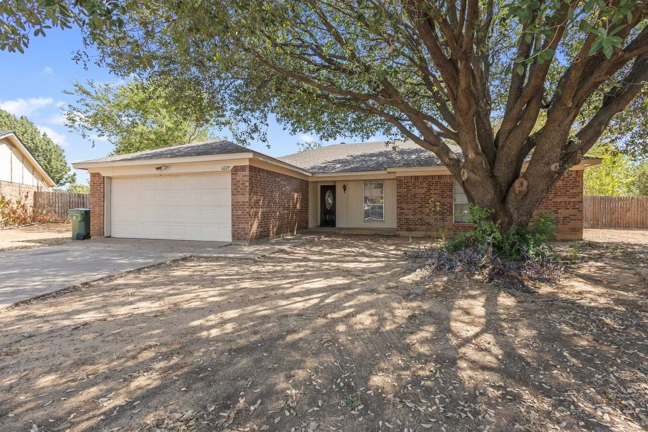 6229 Maple Springs Dr - Photo 4 of 28