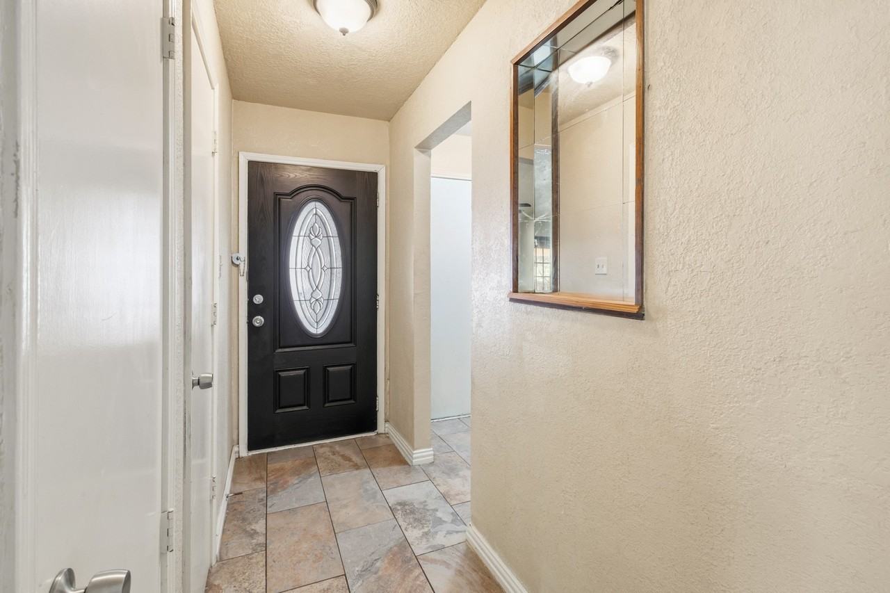 6229 Maple Springs Dr - Photo 5 of 28