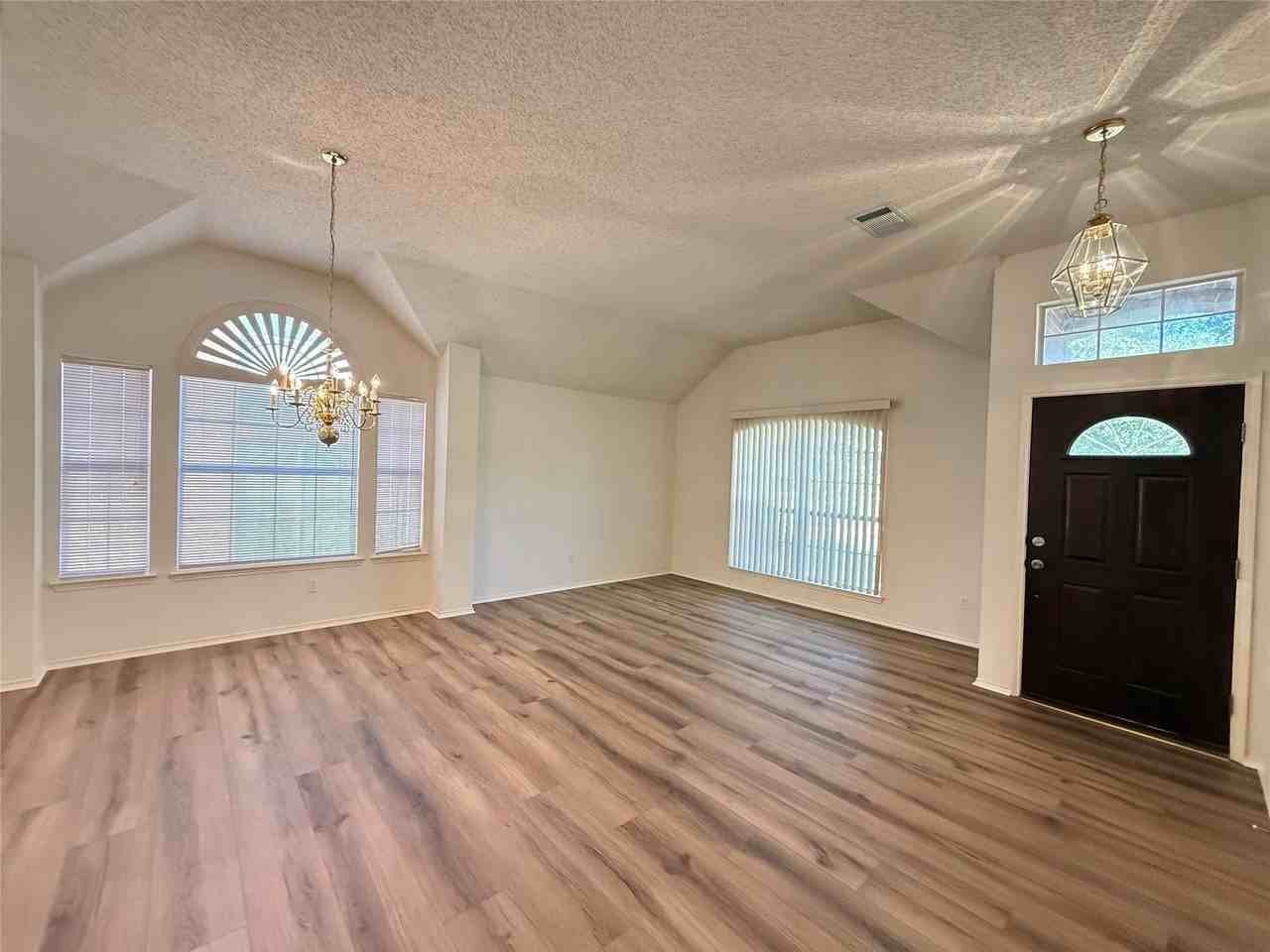 7213 Randall Way - Photo 2 of 18