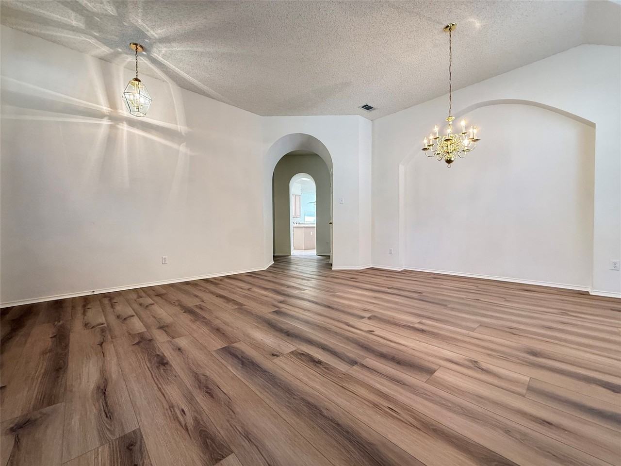 7213 Randall Way - Photo 3 of 18