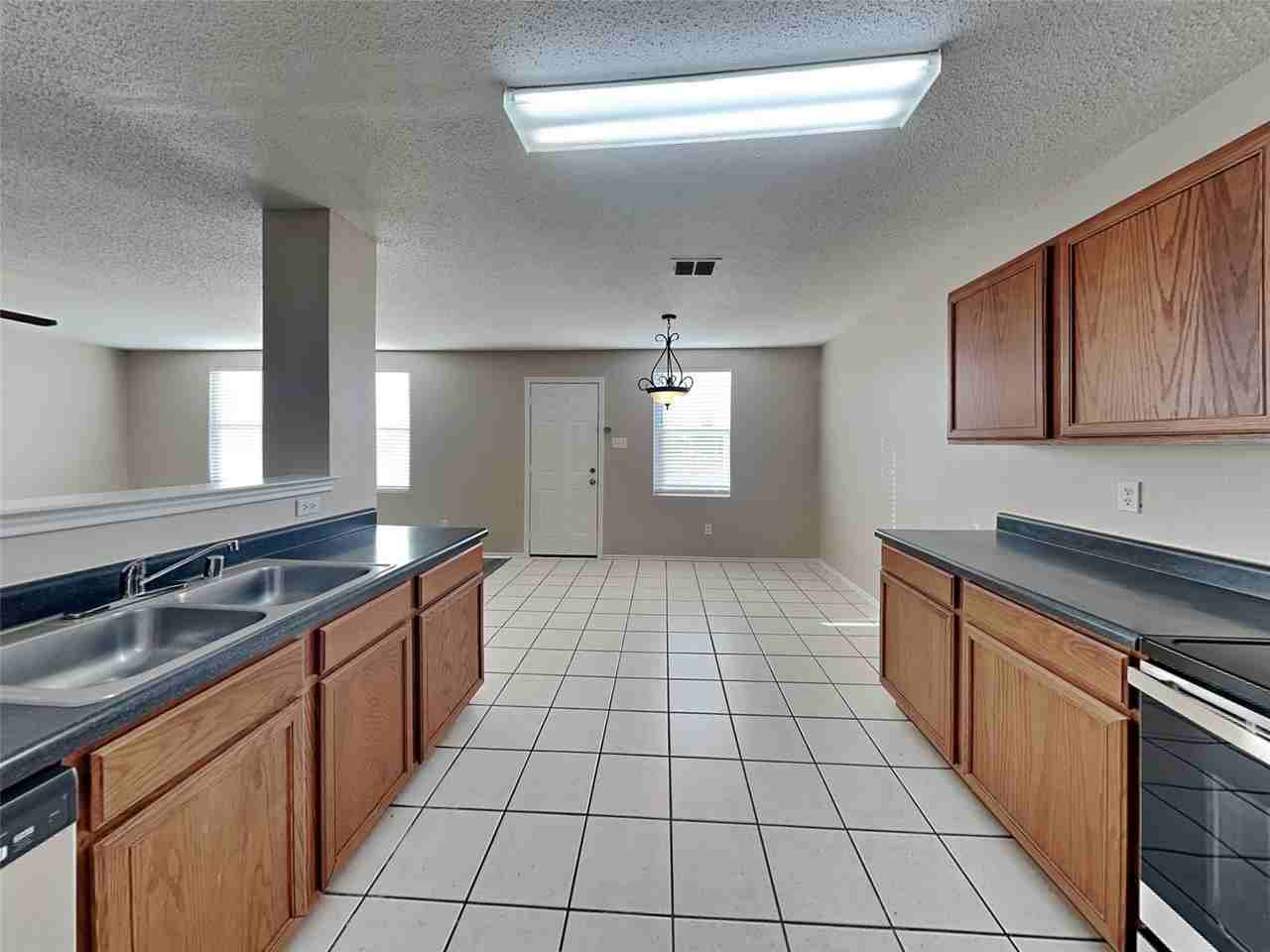 600 Ragwood Rd - Photo 3 of 16