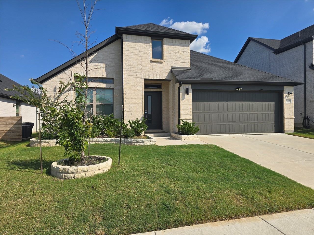 208 Hope Orchards Dr - Photo 2 of 30