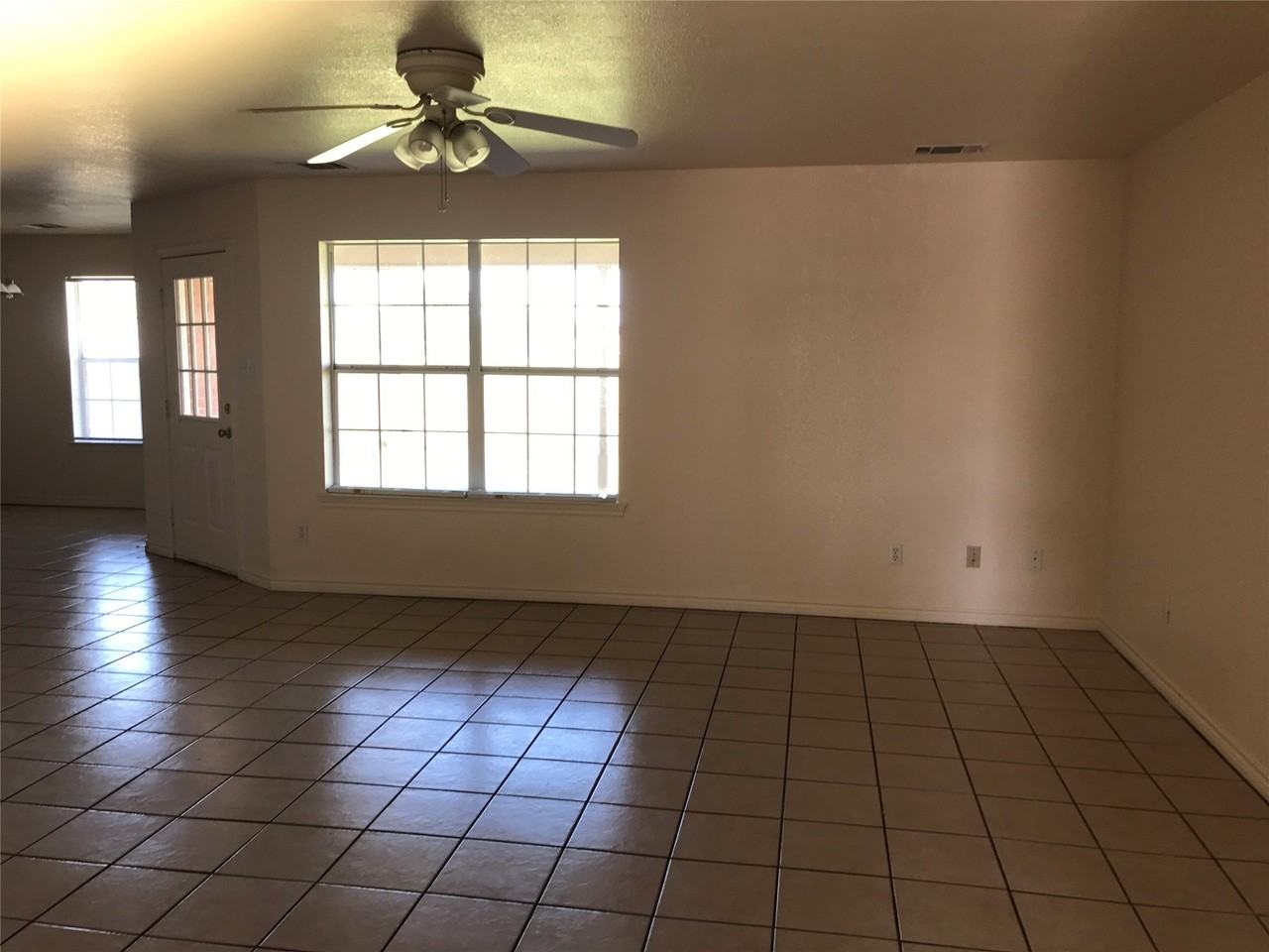 309 Windjammer Rd - Photo 4 of 20