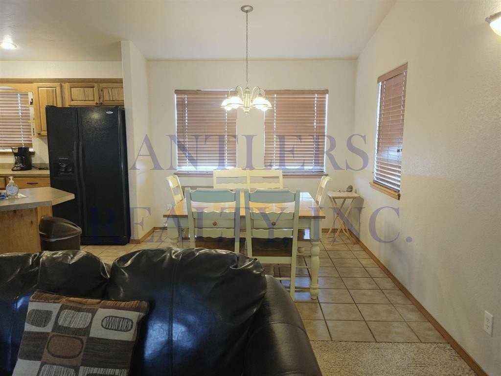 2811 Lincoln Ave - Photo 4 of 14
