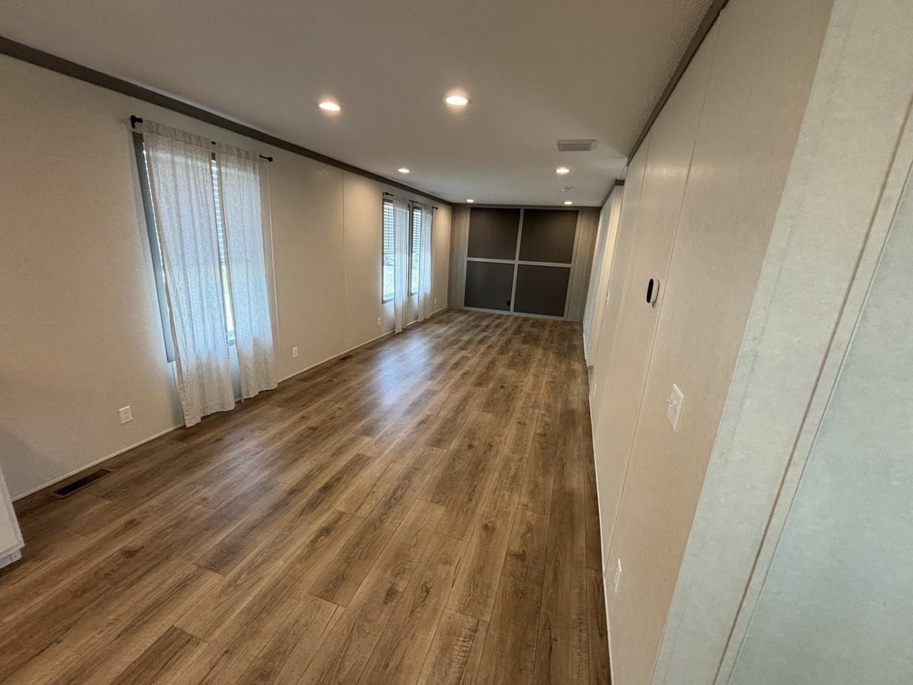 194 Oxford Ct #194 - Photo 5 of 12
