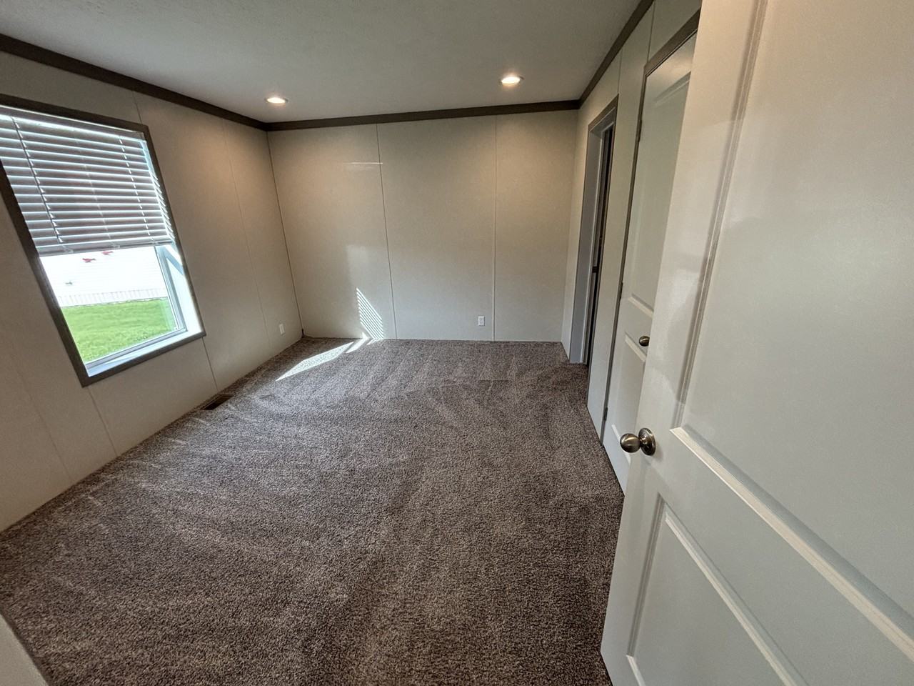 194 Oxford Ct #194 - Photo 6 of 12