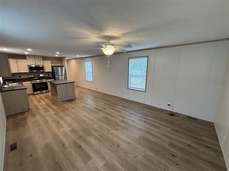 149 Hoover Blvd - Photo 5 of 15