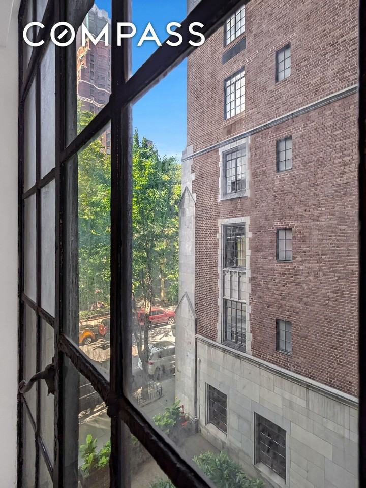 25 Tudor City Pl #318 - Photo 4 of 17