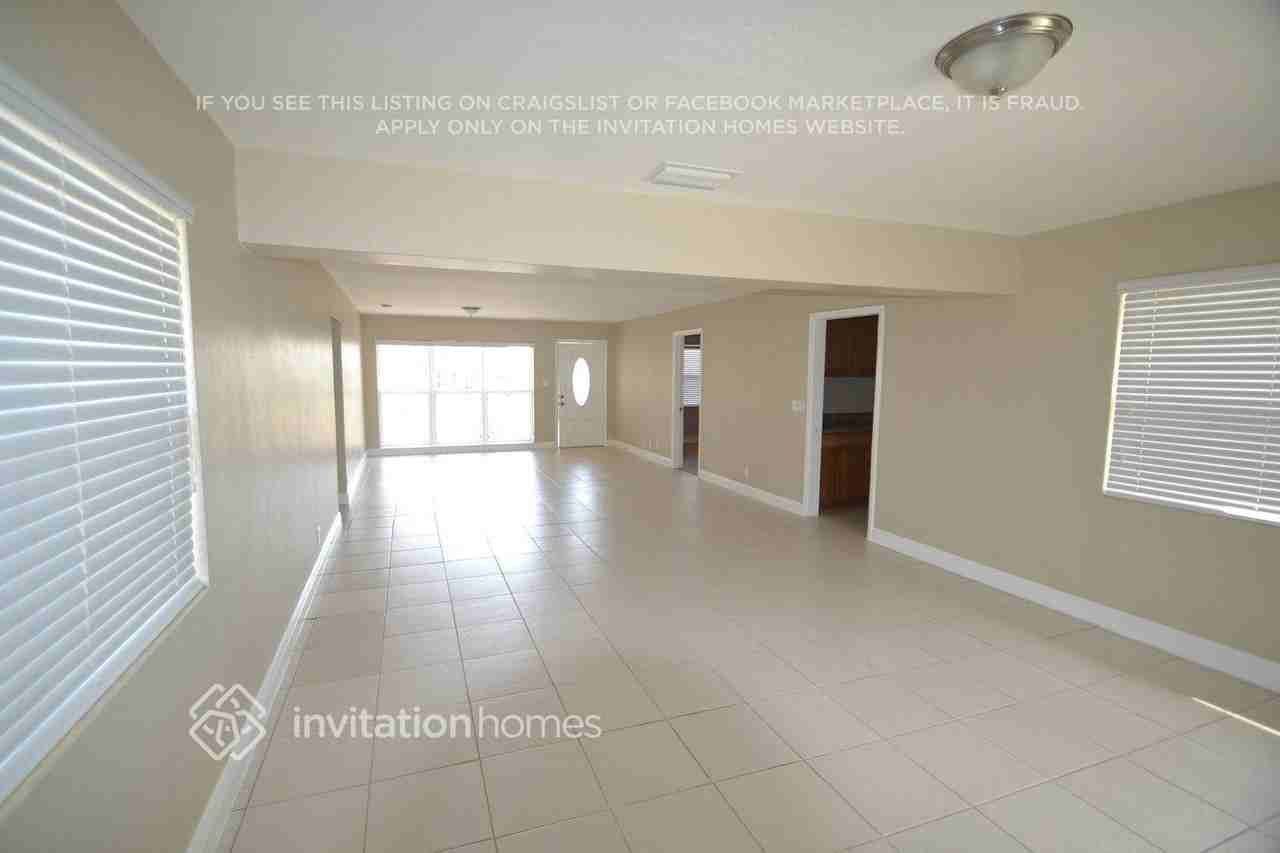 2038 7th Ct S - Photo 2 of 11