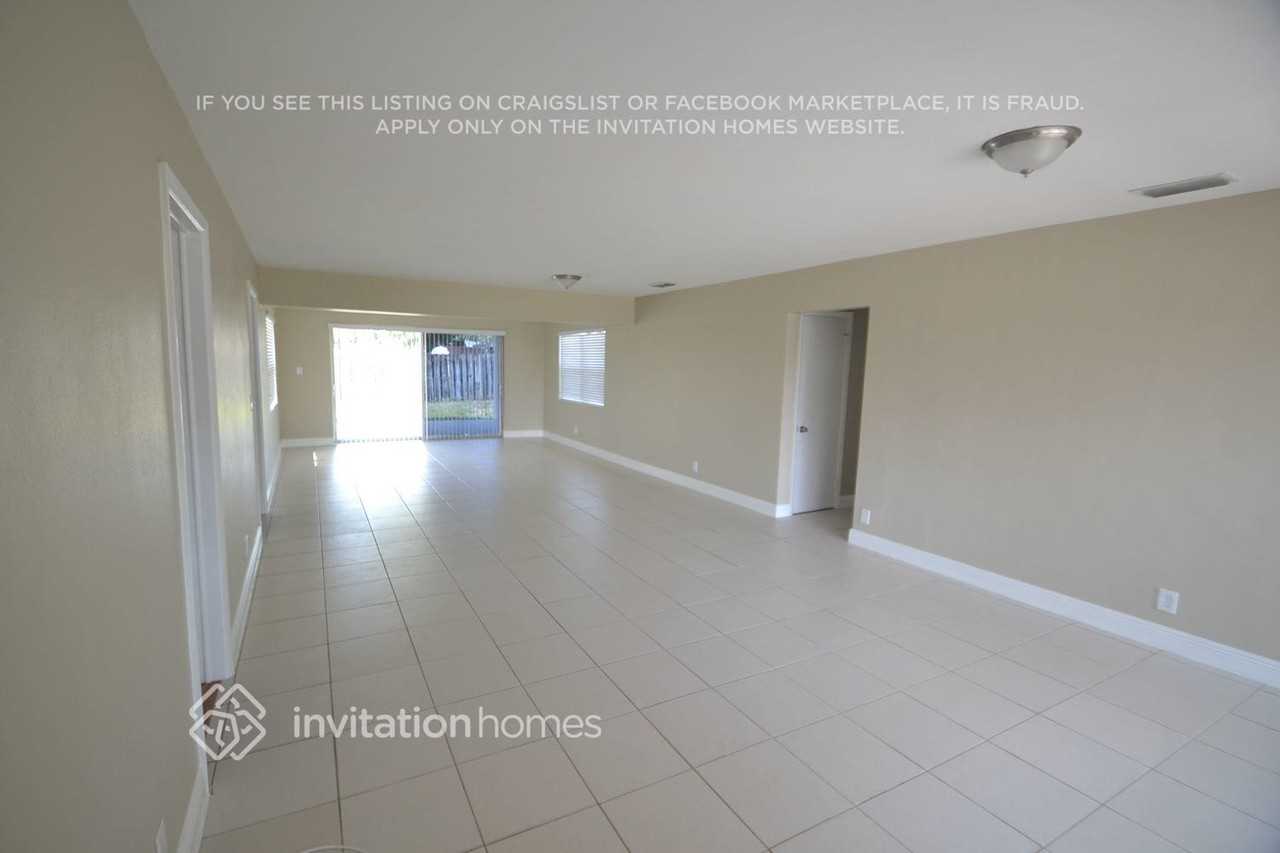2038 7th Ct S - Photo 3 of 11