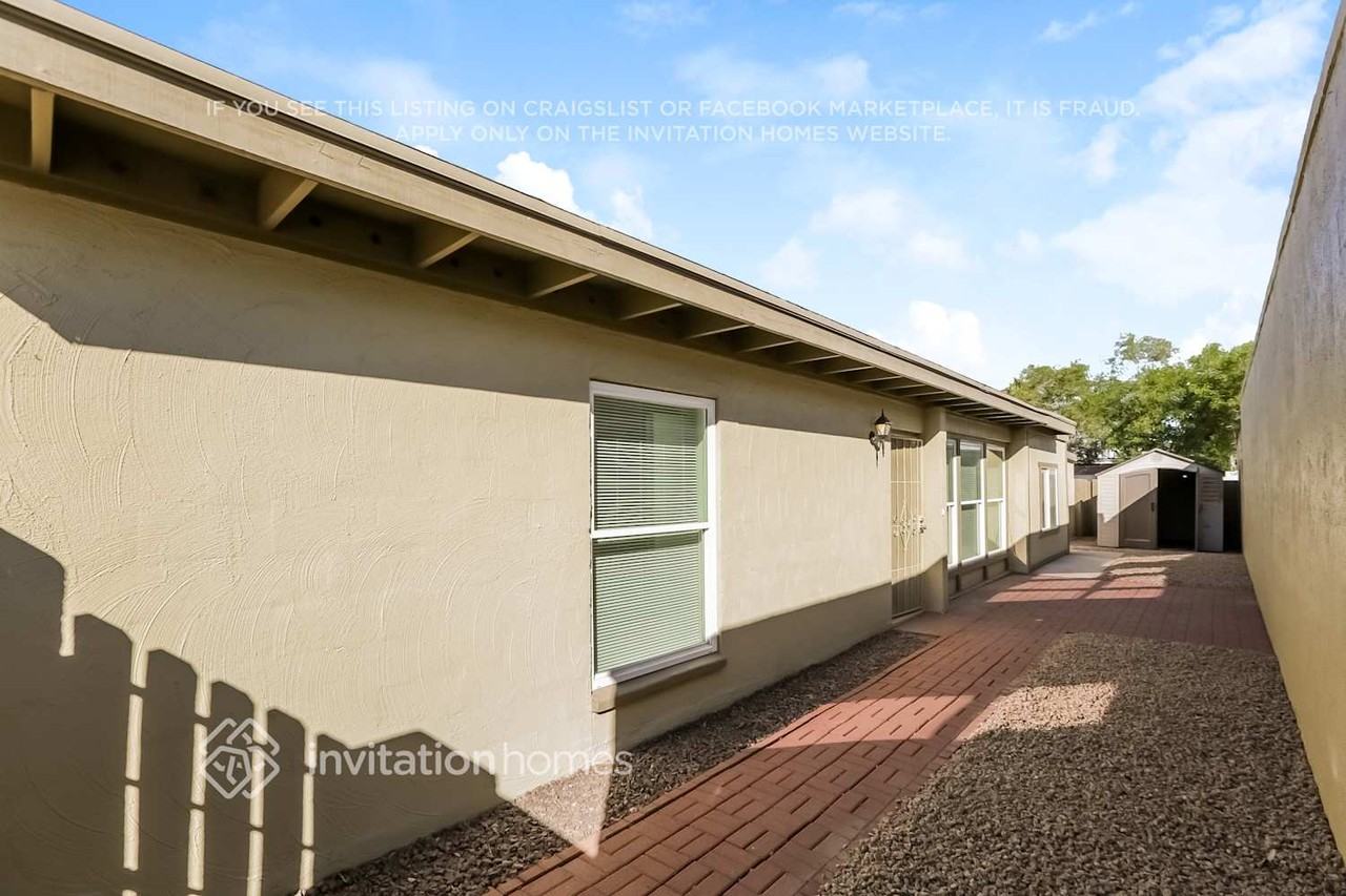 436 W La Jolla Dr - Photo 2 of 15