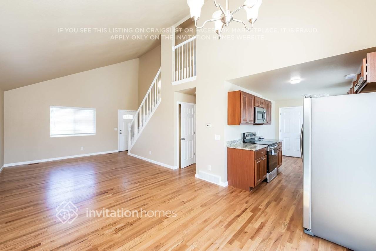2871 S Argonne St - Photo 3 of 19