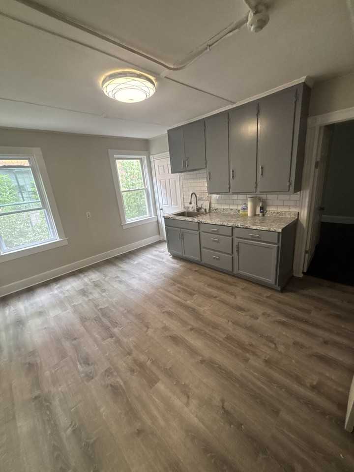 394 Metacom Ave #6 - Photo 4 of 10