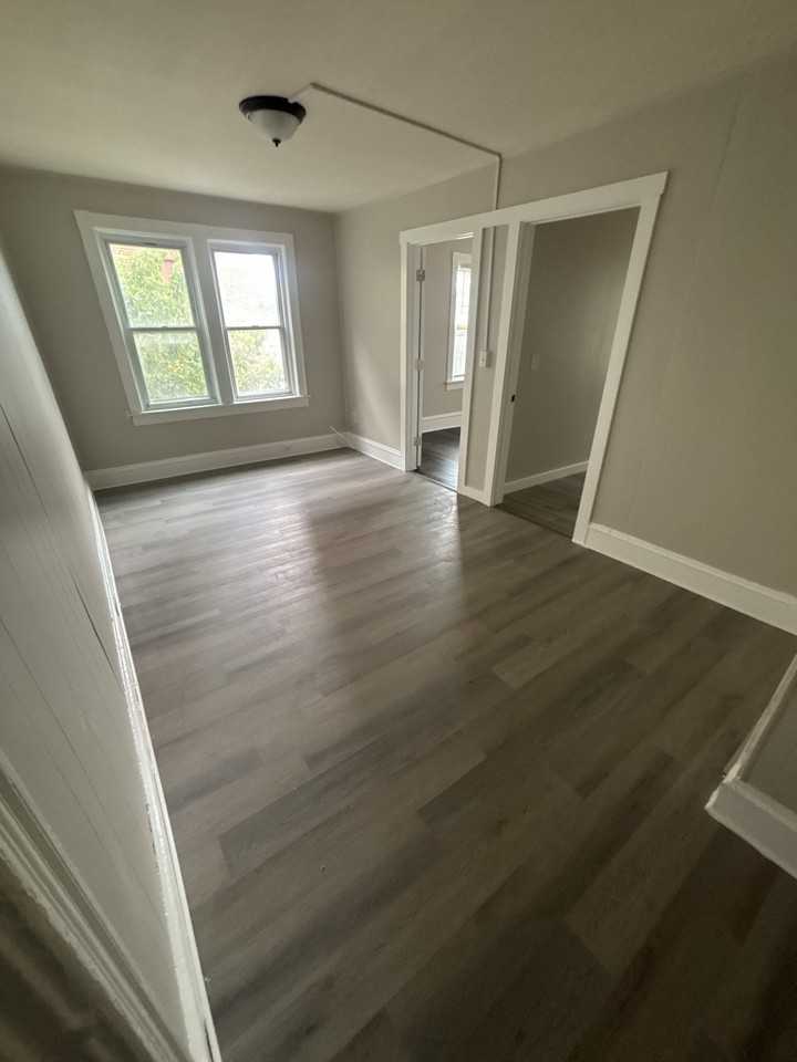 394 Metacom Ave #6 - Photo 6 of 10