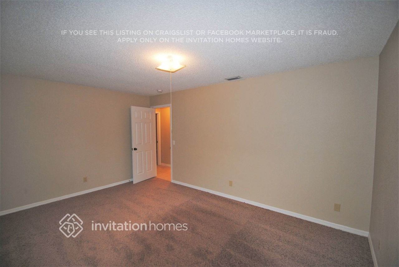 1796 Barker St Ne - Photo 4 of 8