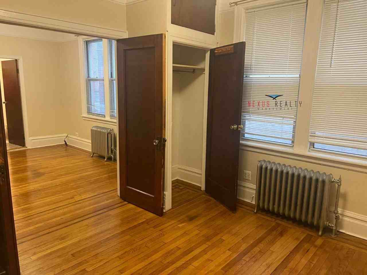 4212 21st Ave #1R - Photo 6 of 9