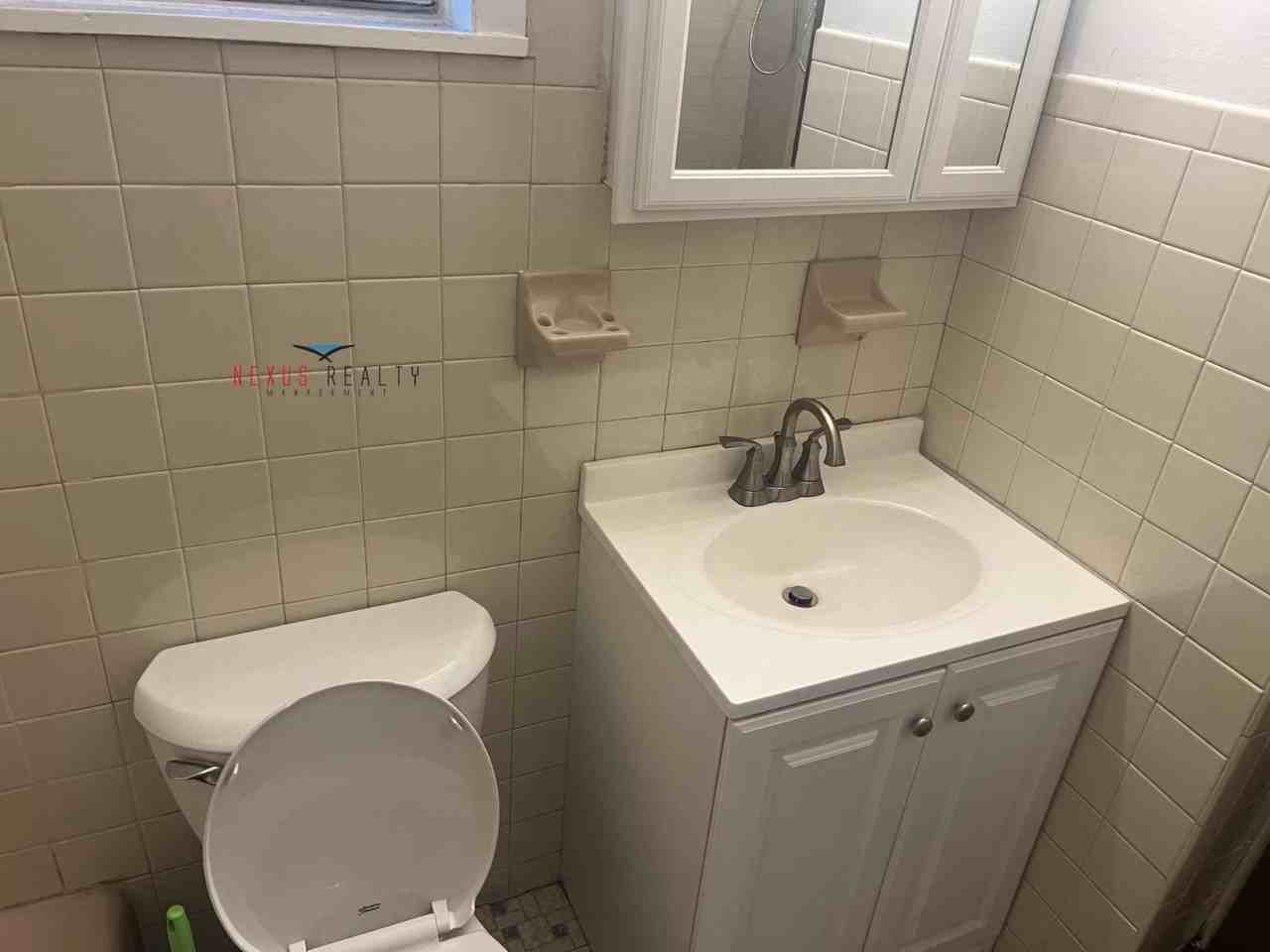 4212 21st Ave #1R - Photo 7 of 9